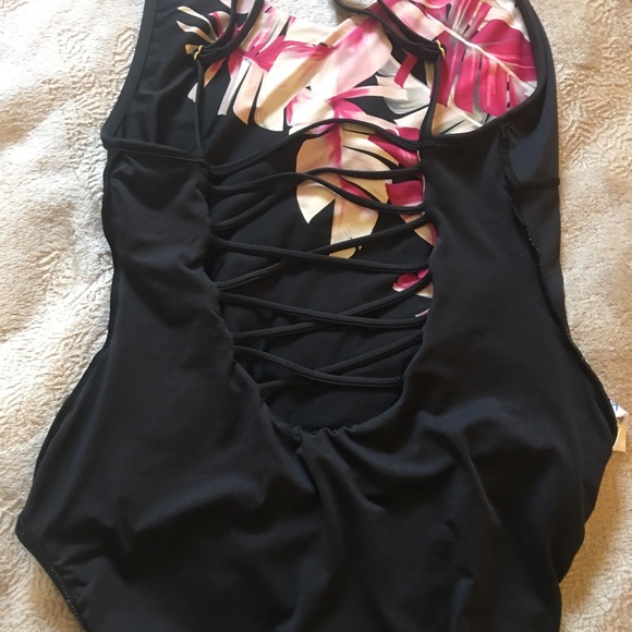 La Vie en Rose (Aquarose) black pink floral one piece cross printed back Size M - Picture 7 of 9